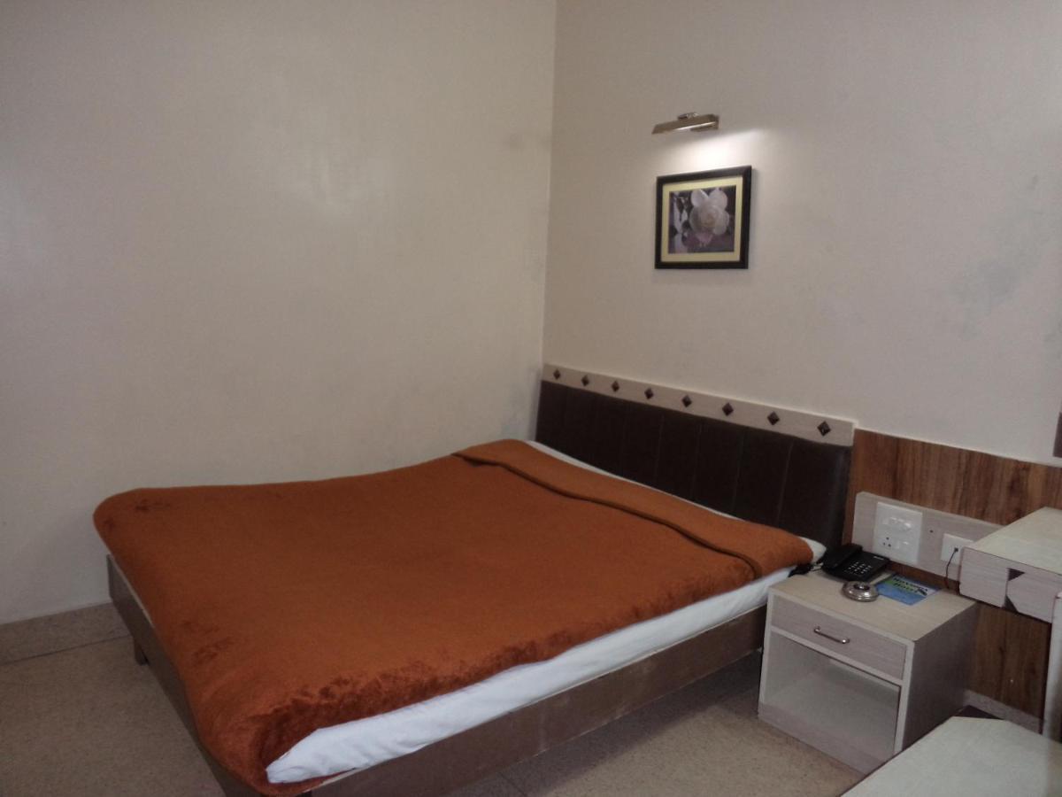 Hotel Monsoon Shillong Bagian luar foto